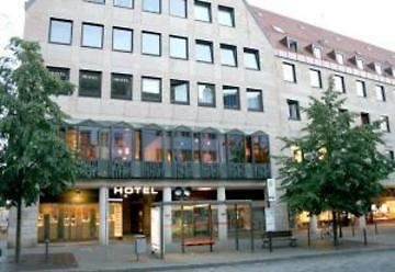 Tiptop Hotel Am Schoenen Brunnen Нюрнберг Экстерьер фото
